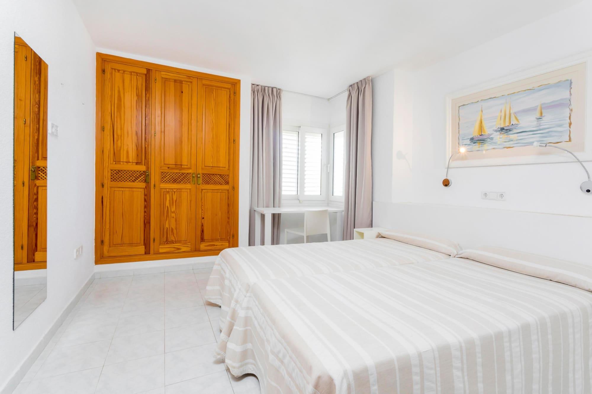 Aparthotel Duquesa Playa ซานตาเอวเลเรียเดสริว ภายนอก รูปภาพ
