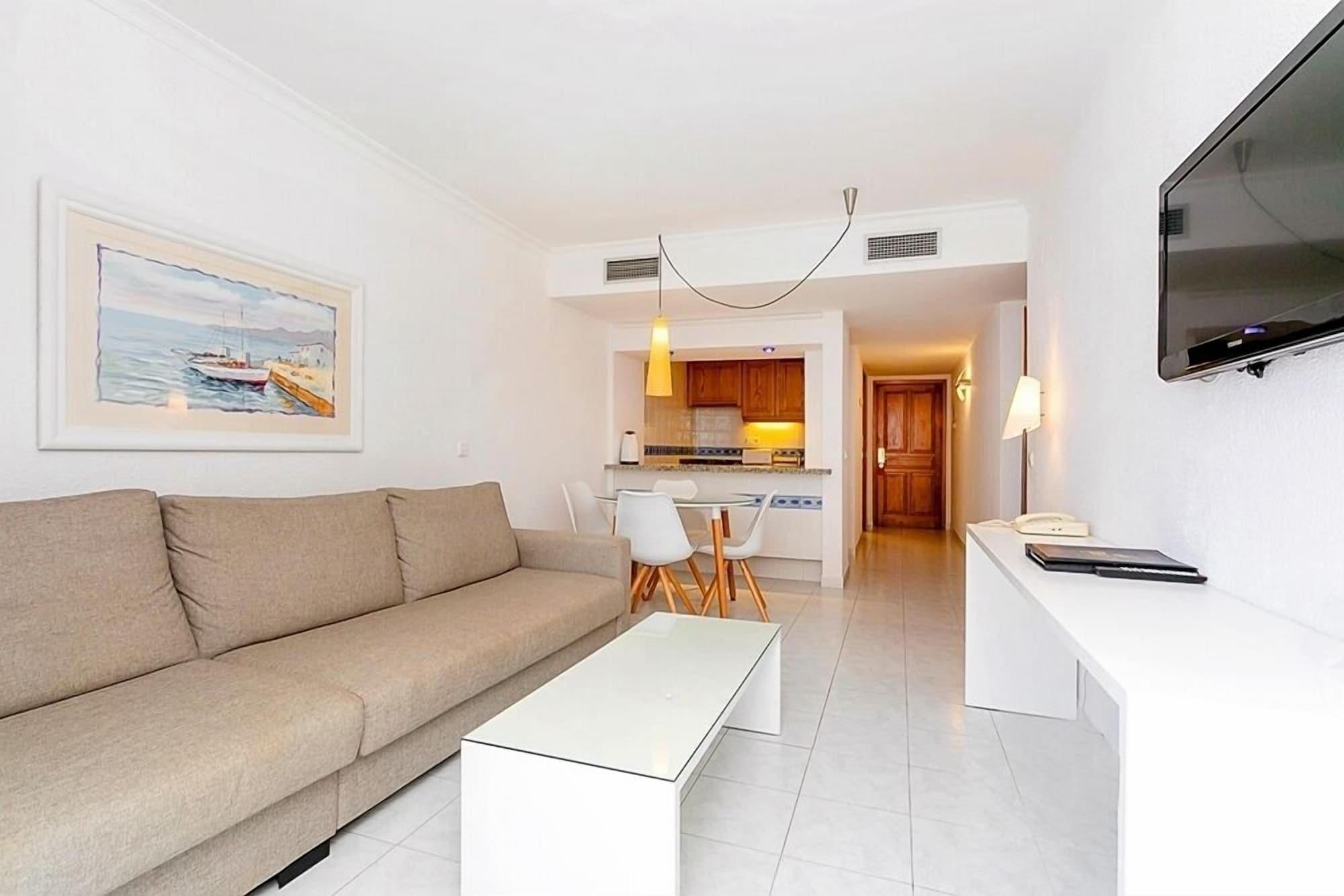 Aparthotel Duquesa Playa ซานตาเอวเลเรียเดสริว ภายนอก รูปภาพ