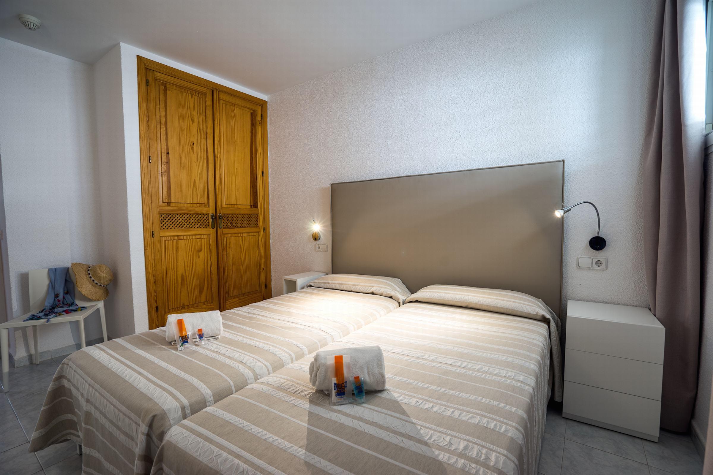 Aparthotel Duquesa Playa ซานตาเอวเลเรียเดสริว ภายนอก รูปภาพ