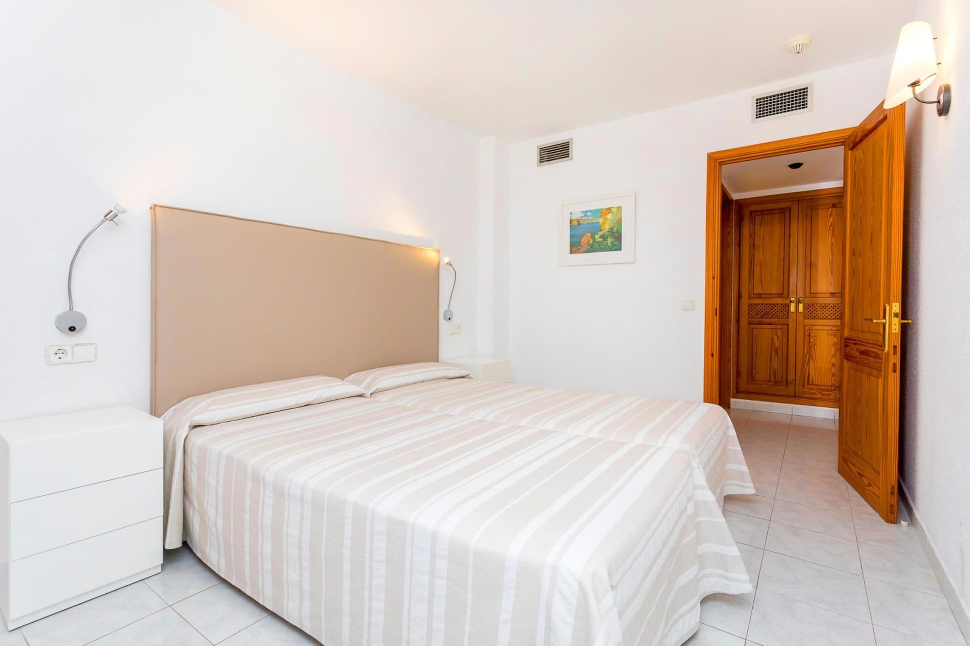Aparthotel Duquesa Playa ซานตาเอวเลเรียเดสริว ภายนอก รูปภาพ