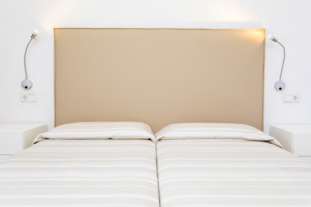 Aparthotel Duquesa Playa ซานตาเอวเลเรียเดสริว ภายนอก รูปภาพ